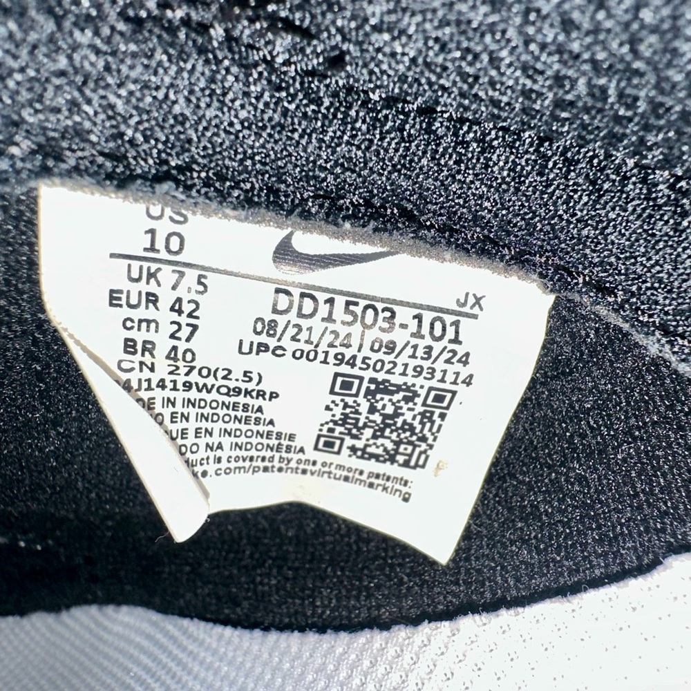 Nike Women’s Dunk Low Pandas - Picture 2 of 8